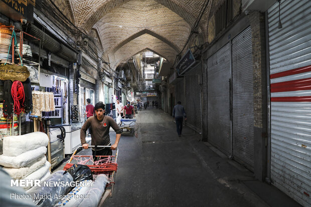 Social distancing in Tehran Bazaar