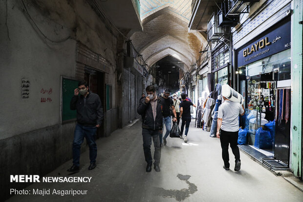 Social distancing in Tehran Bazaar