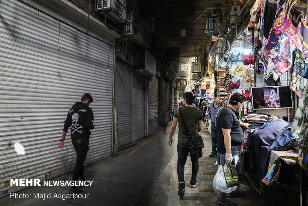 Social distancing in Tehran Bazaar