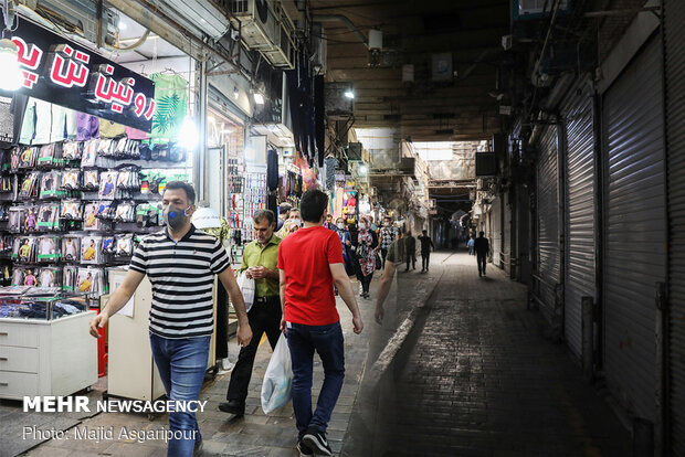 Social distancing in Tehran Bazaar