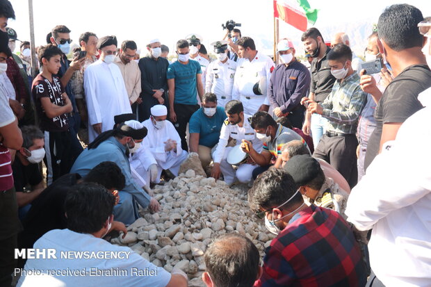 مراسم خاکسپاری شهید فخرالدین فلک نازی در روستای دهتل