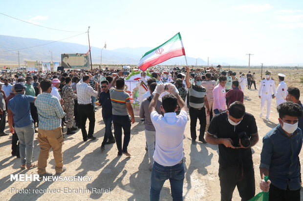 مراسم خاکسپاری شهید فخرالدین فلک نازی در روستای دهتل