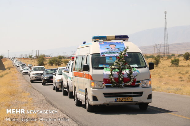 مراسم خاکسپاری شهید فخرالدین فلک نازی در روستای دهتل