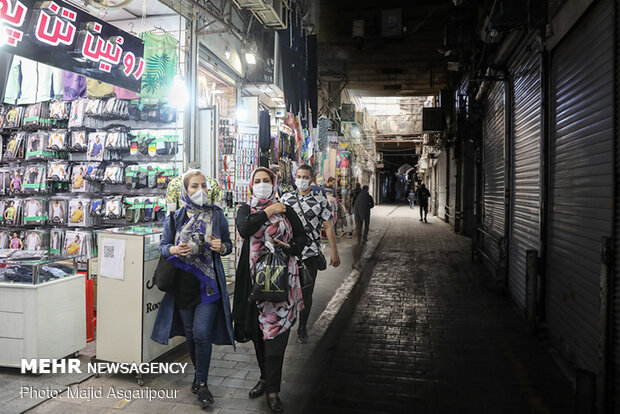 Social distancing in Tehran Bazaar