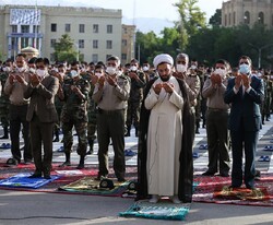 برگزاری نماز عید فطر در دانشگاه افسری امام علی(ع)