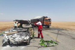 حادثه رانندگی در جاده مرگ آذربایجان/ راننده خودروی سواری درآتش سوخت