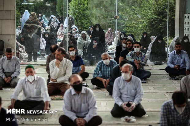 Eid al-Fitr prayers marked in Tehran University