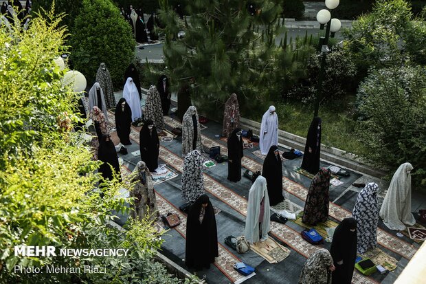 Eid al-Fitr prayers marked in Tehran University