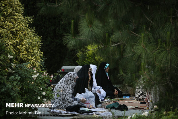 نماز عیدسعید فطر در دانشگاه تهران
