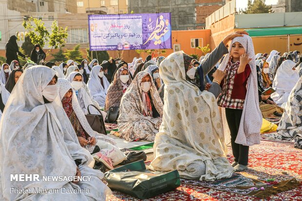 اقامه نماز عید سعید فطر درمصلی بجنورد