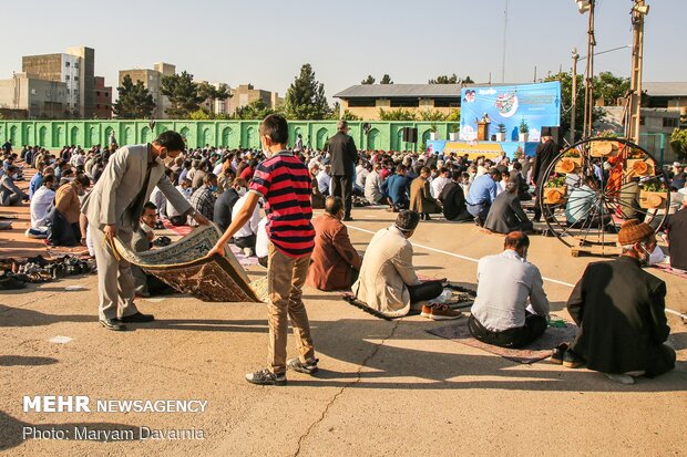 اقامه نماز عید سعید فطر درمصلی بجنورد