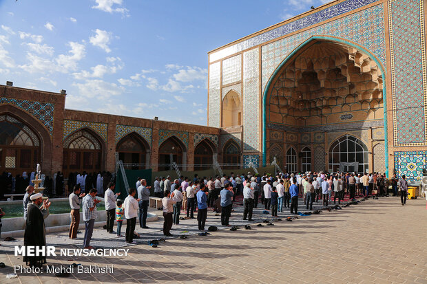 اقامه نماز عید سعید فطر در قم