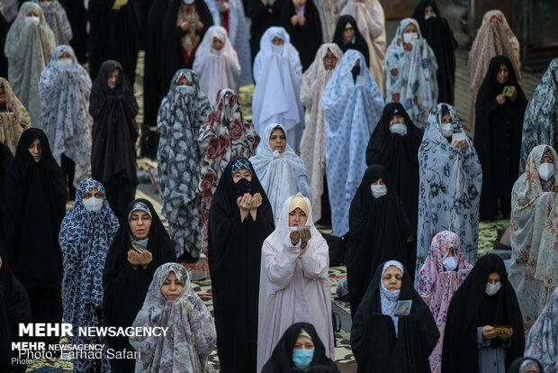 اقامة صلاة عيد الفطر في مختلف انحاء ايران