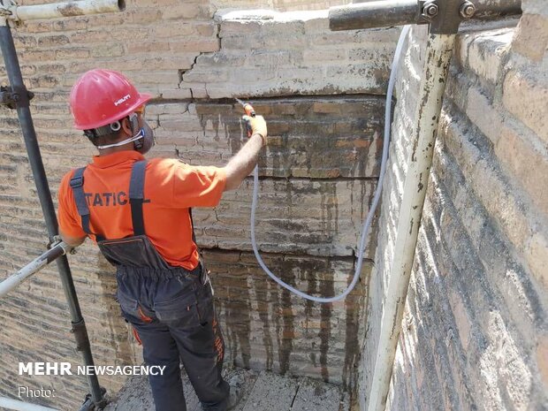 Restoring historic ‘Falak-ol-Aflak’ fortress in W Iran