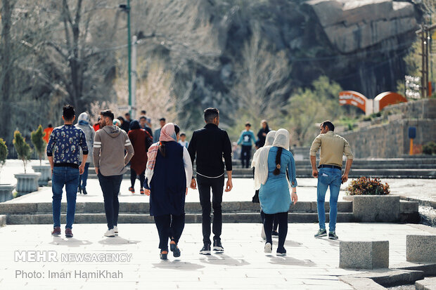 Hemedan kenti yerli turistlerle doldu taştı