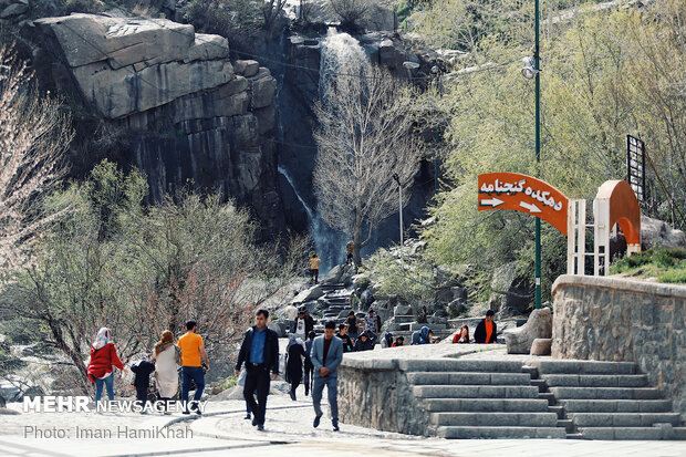 Hemedan kenti yerli turistlerle doldu taştı