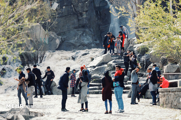 Hemedan kenti yerli turistlerle doldu taştı