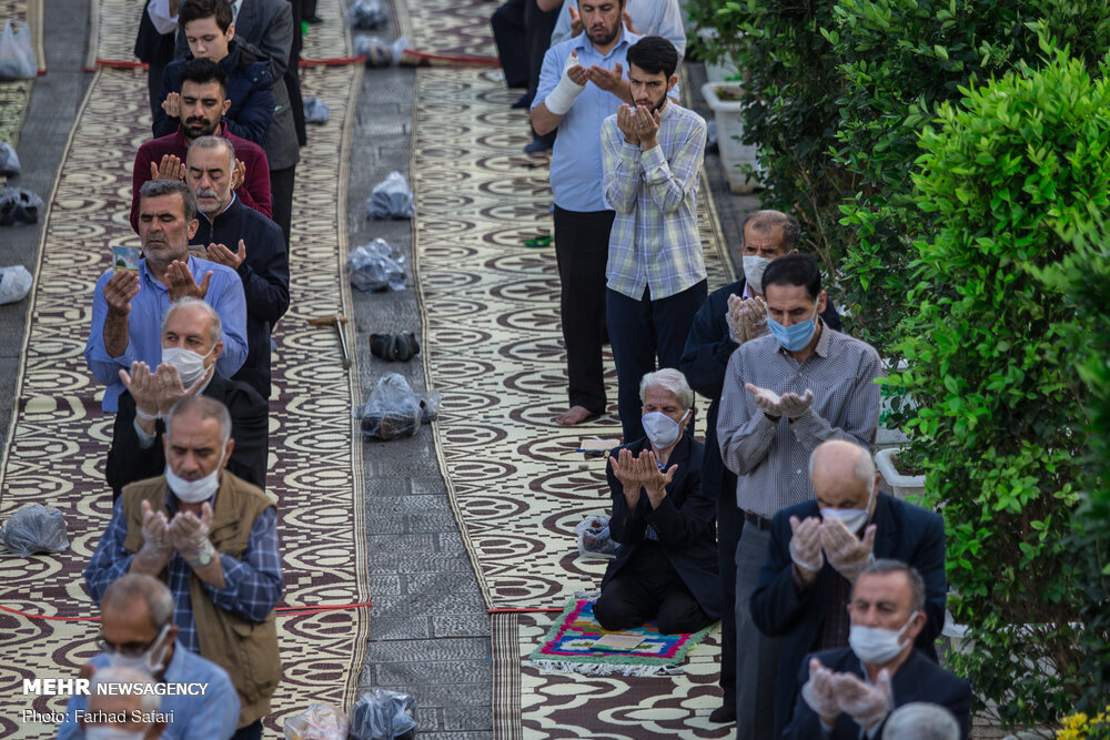 برگزاری نماز عید فطر در فضای باز محوطه مصلی امام خمینی (ره) تبریز