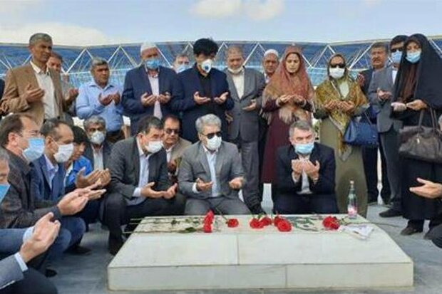 مراسم یادبود «مختومقلی فراغی» برگزار شد مراسم یادبود «مختومقلی فراغی» برگزار شد