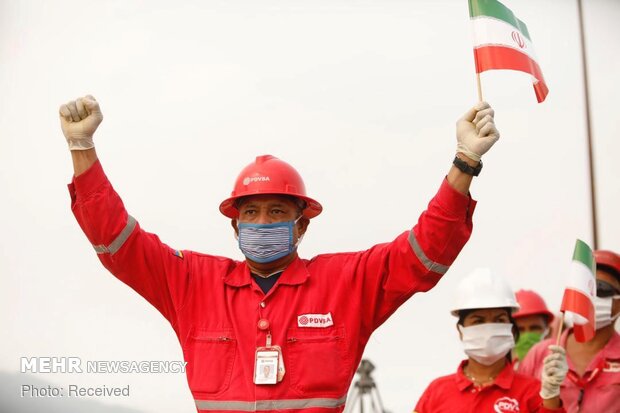 وصول ثالث شحنة من ناقلات النفط الإيرانية إلى فنزويلا