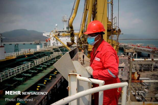 İran'ın gönderdiği üçüncü petrol tankeri Venezeula'ya ulaştı