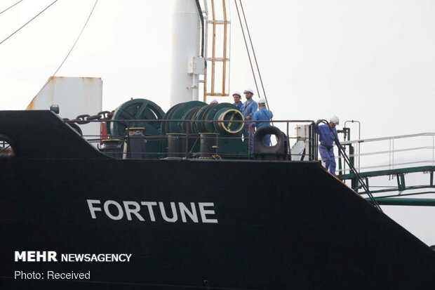 US imposes new sanctions against Iranian tankers