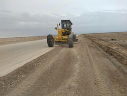 آغاز عملیات اجرایی ساخت راه انحرافی زیرگذر روستای «آبشیرین» کاشان