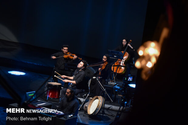 Tehran’s Vahdat Hall hosts online concert of vocalist Alireza Ghorbani 