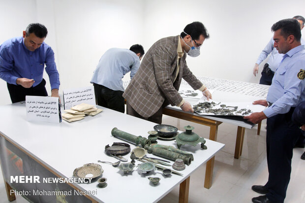 کشف  5هزار شی عتیقه از قاچاقچی حرفه‌ای در گلستان