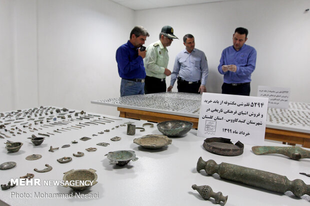 کشف  5هزار شی عتیقه از قاچاقچی حرفه‌ای در گلستان