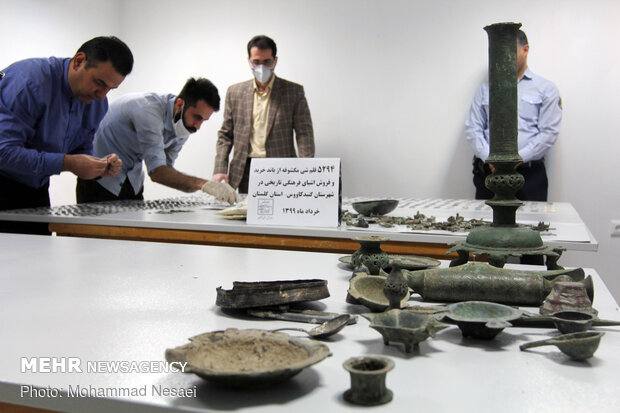 کشف  5هزار شی عتیقه از قاچاقچی حرفه‌ای در گلستان