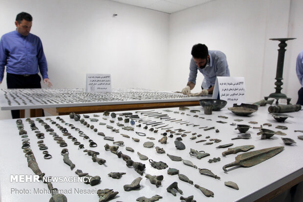 کشف  5هزار شی عتیقه از قاچاقچی حرفه‌ای در گلستان