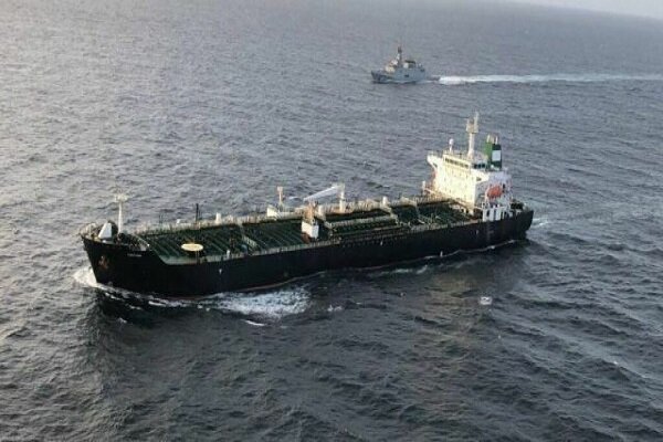 Iran’s fourth oil tanker “FAXON” takes berth at Venezuelan port