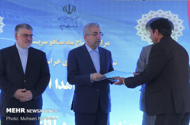 Energy min. inaugurates dam in northeast Iran