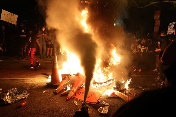 Multiple fires raging near White House as protests continue in US