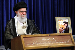ڕێبەری باڵای ئێران: ئەمریکاییەکان بەم شێوە هەڵسوکەوتەیان ڕیسوا بوون