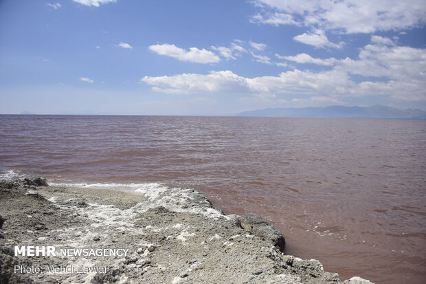 تراز دریاچه ارومیه ۵۵ سانتیمتر کاهش یافت
