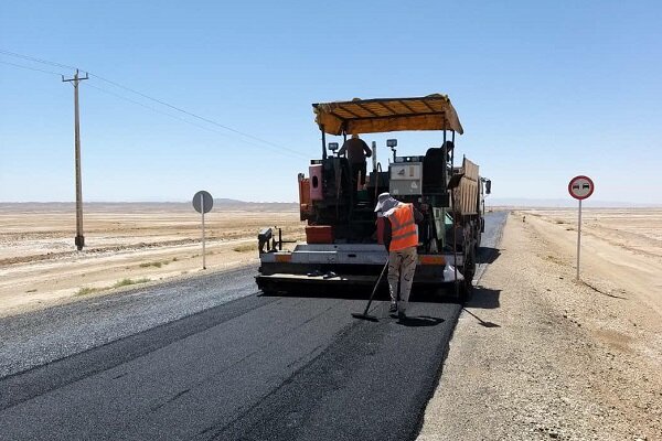 امسال ۴۲۵ کیلومتر از راه های اصلی آذربایجان غربی آسفالت می شود