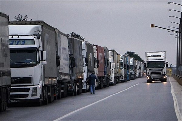 150 Iranian trucks enter Turkey after three-month hiatus due to pandemic: IRICA