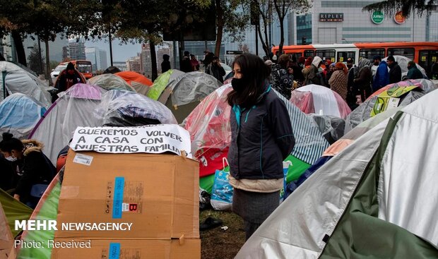 گرفتار شدن مهاجران بولیویایی در مرز شیلی در پی شیوع ویروس کرونا
