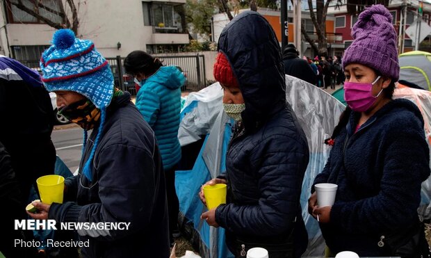 گرفتار شدن مهاجران بولیویایی در مرز شیلی در پی شیوع ویروس کرونا