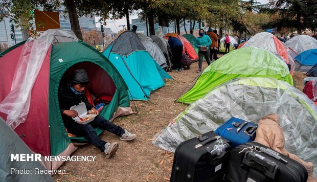 گرفتار شدن مهاجران بولیویایی در مرز شیلی در پی شیوع ویروس کرونا