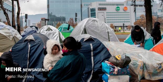 گرفتار شدن مهاجران بولیویایی در مرز شیلی در پی شیوع ویروس کرونا