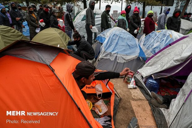 گرفتار شدن مهاجران بولیویایی در مرز شیلی در پی شیوع ویروس کرونا