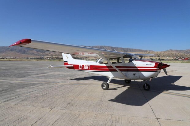 استقرار هواپیمای پایش جنگل‌ها و مراتع در لرستان