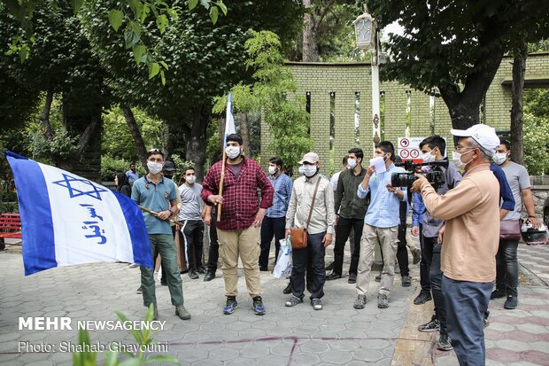 Protests in front of the Armenian Embassy in Tehran