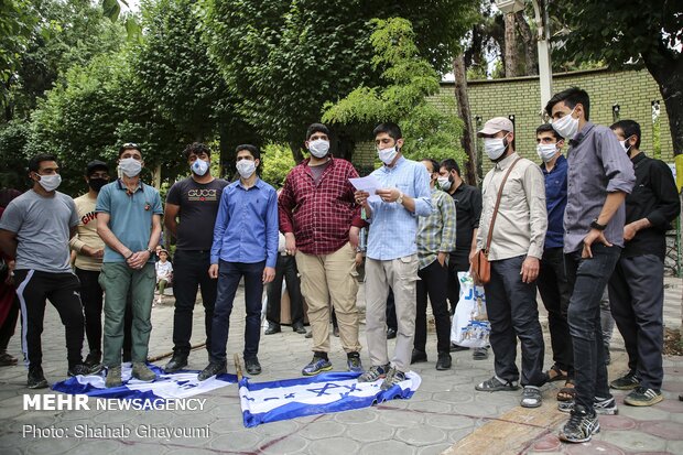 Protests in front of the Armenian Embassy in Tehran