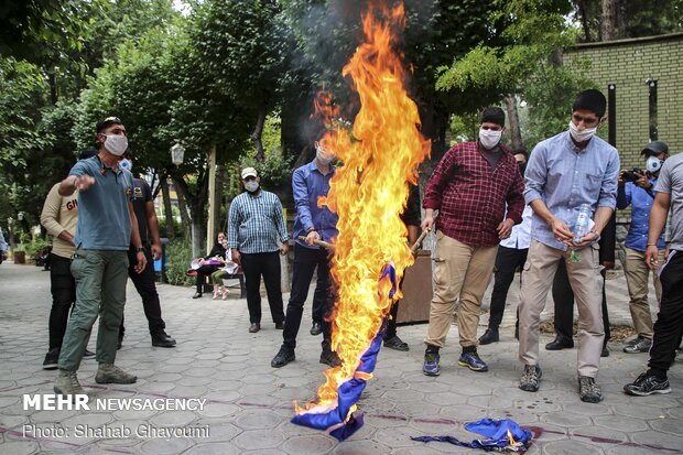 Protests in front of the Armenian Embassy in Tehran