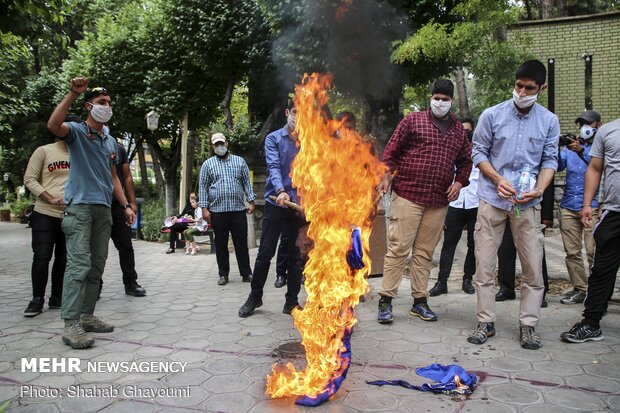 Protests in front of the Armenian Embassy in Tehran