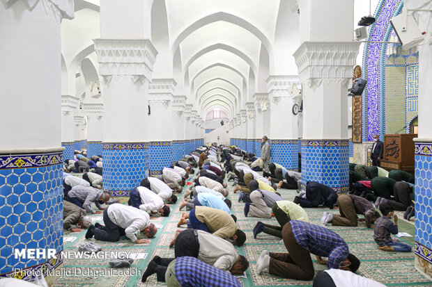 اقامه نماز عبادی سیاسی جمعه در یزد